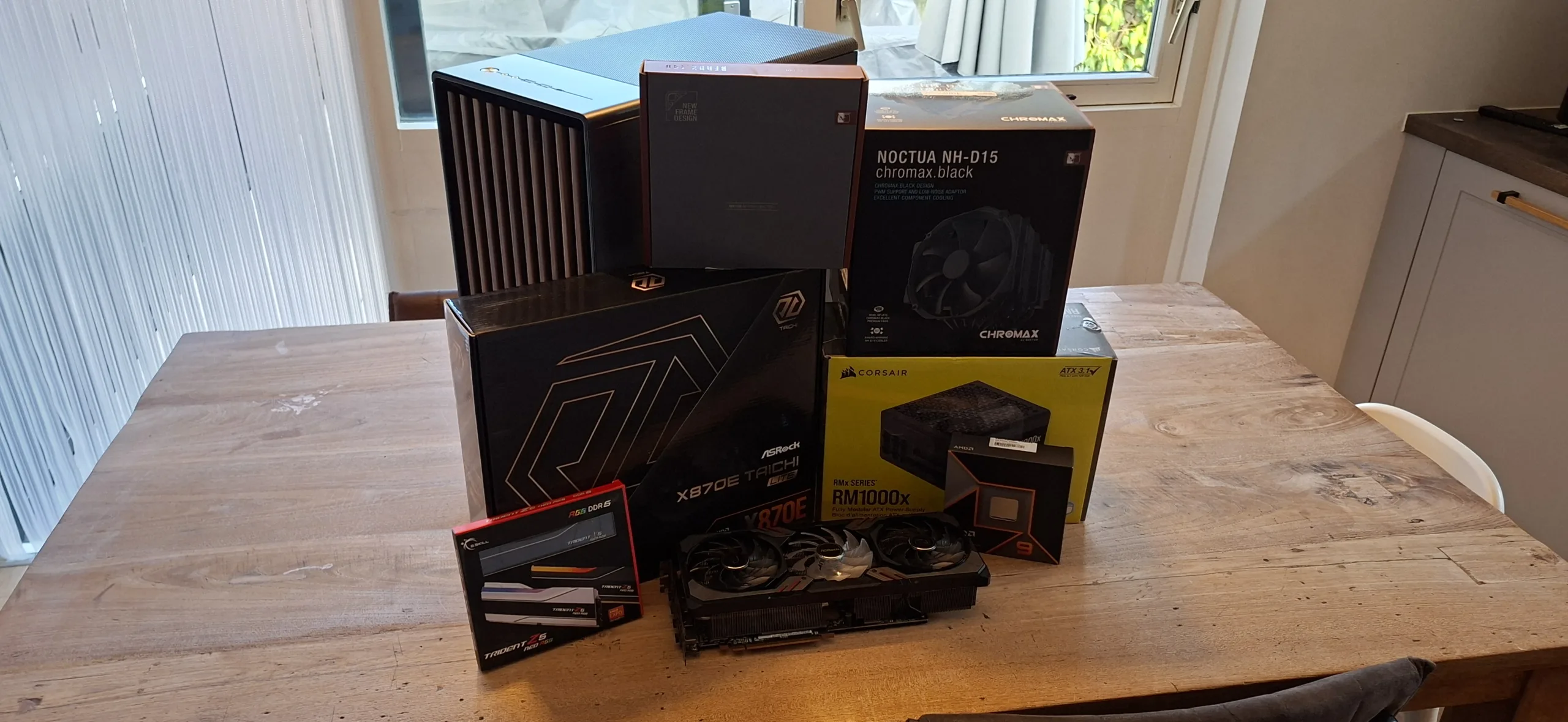Alle pc-componenten voor de build met Ryzen 9 9950X