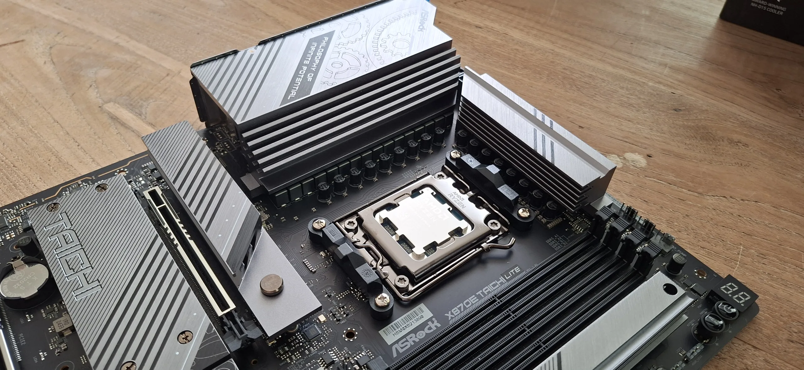 Installatie van de Ryzen 9 9950X processor