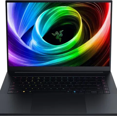 Razer Blade 16 Gaming Laptop - 16" QHD+ 240Hz OLED - Ryzen AI 9 HX 370 - 32GB RAM - RTX 5090 - 2TB SSD - US Qwerty